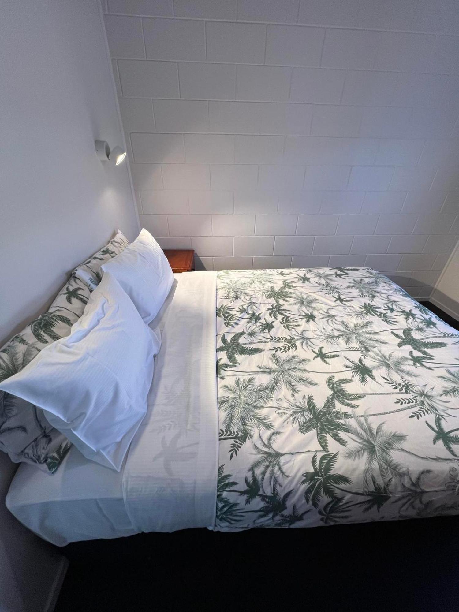 Hamilton Sunrise Motel Екстер'єр фото