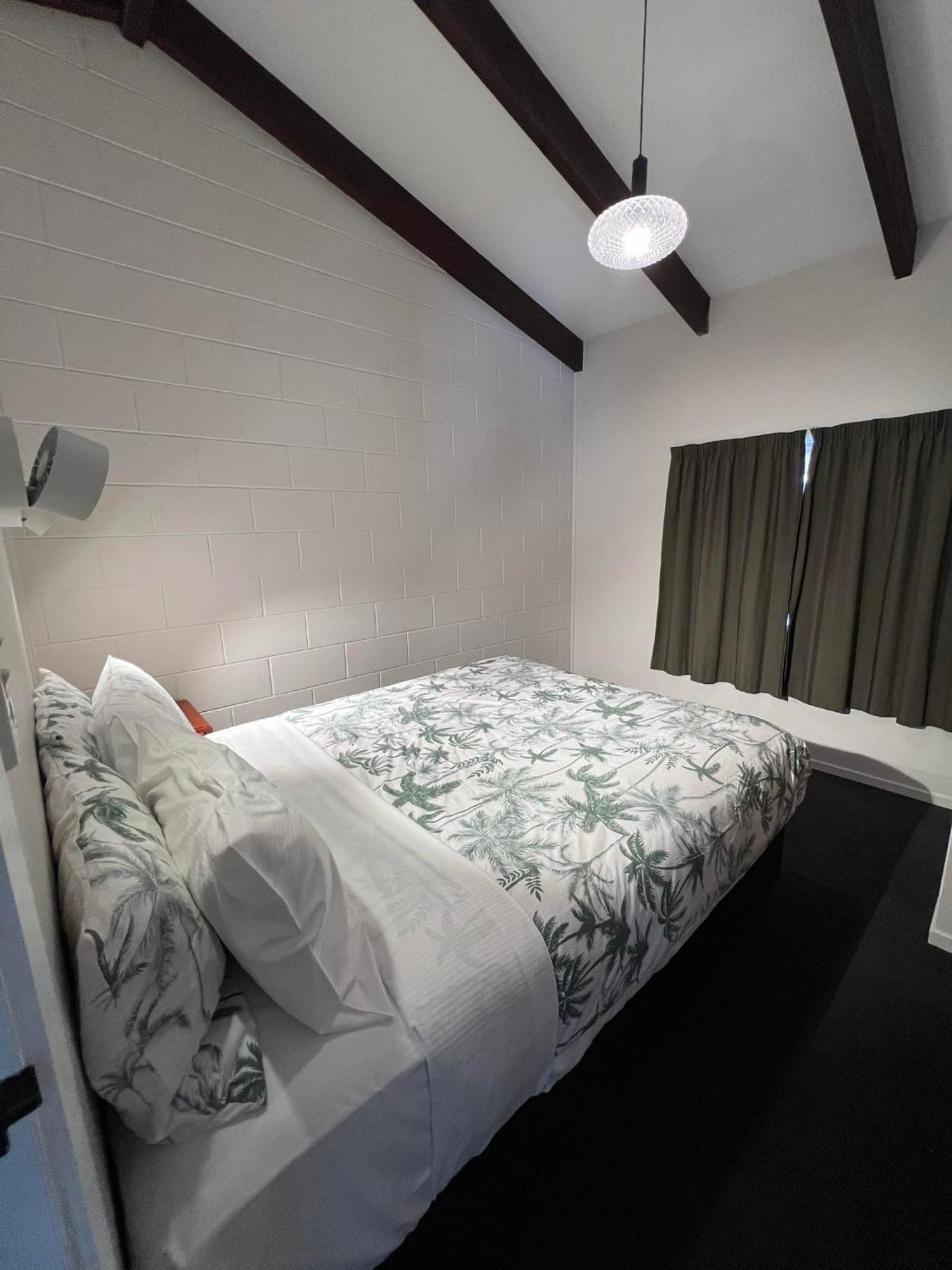 Hamilton Sunrise Motel Екстер'єр фото