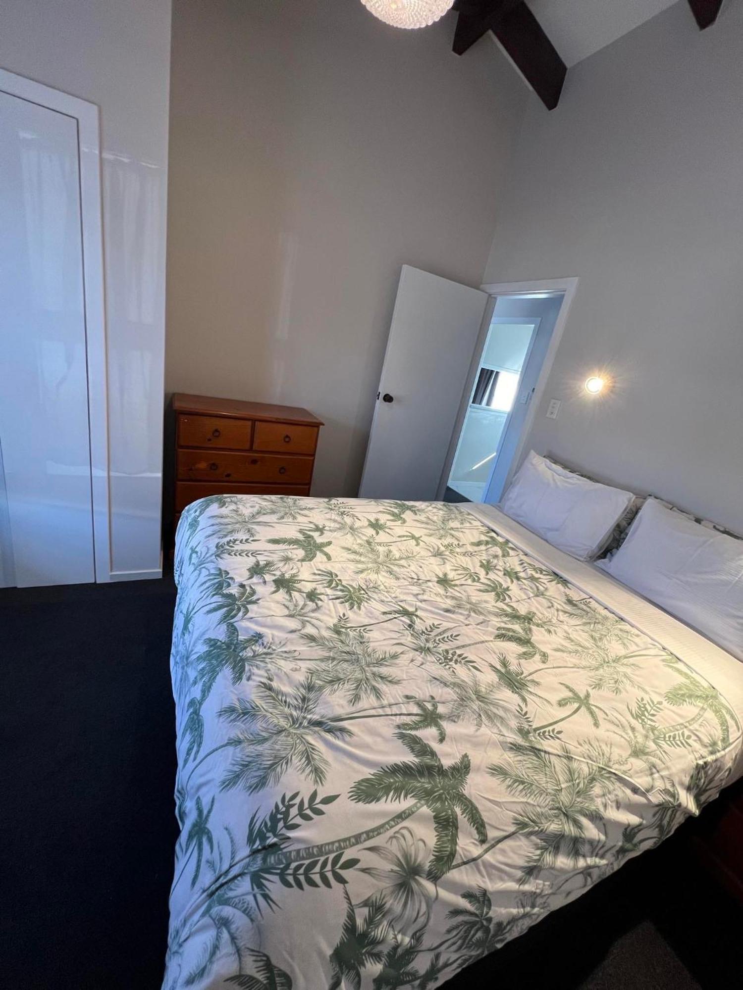 Hamilton Sunrise Motel Екстер'єр фото